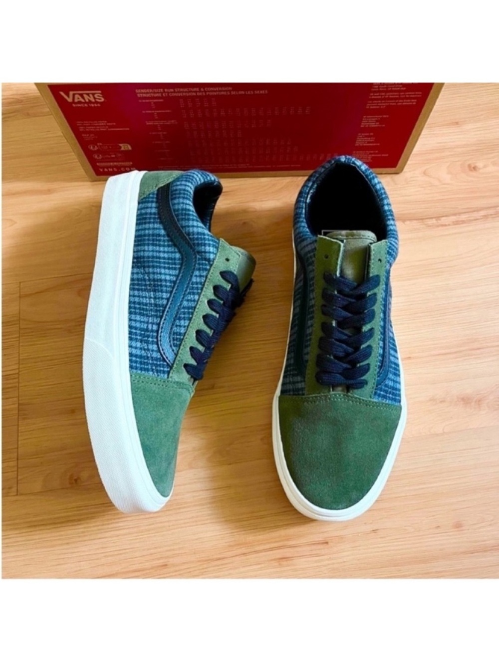 Vans Old Skool 'Olive Blue'
VN000CP5BMB Women 9.0
US